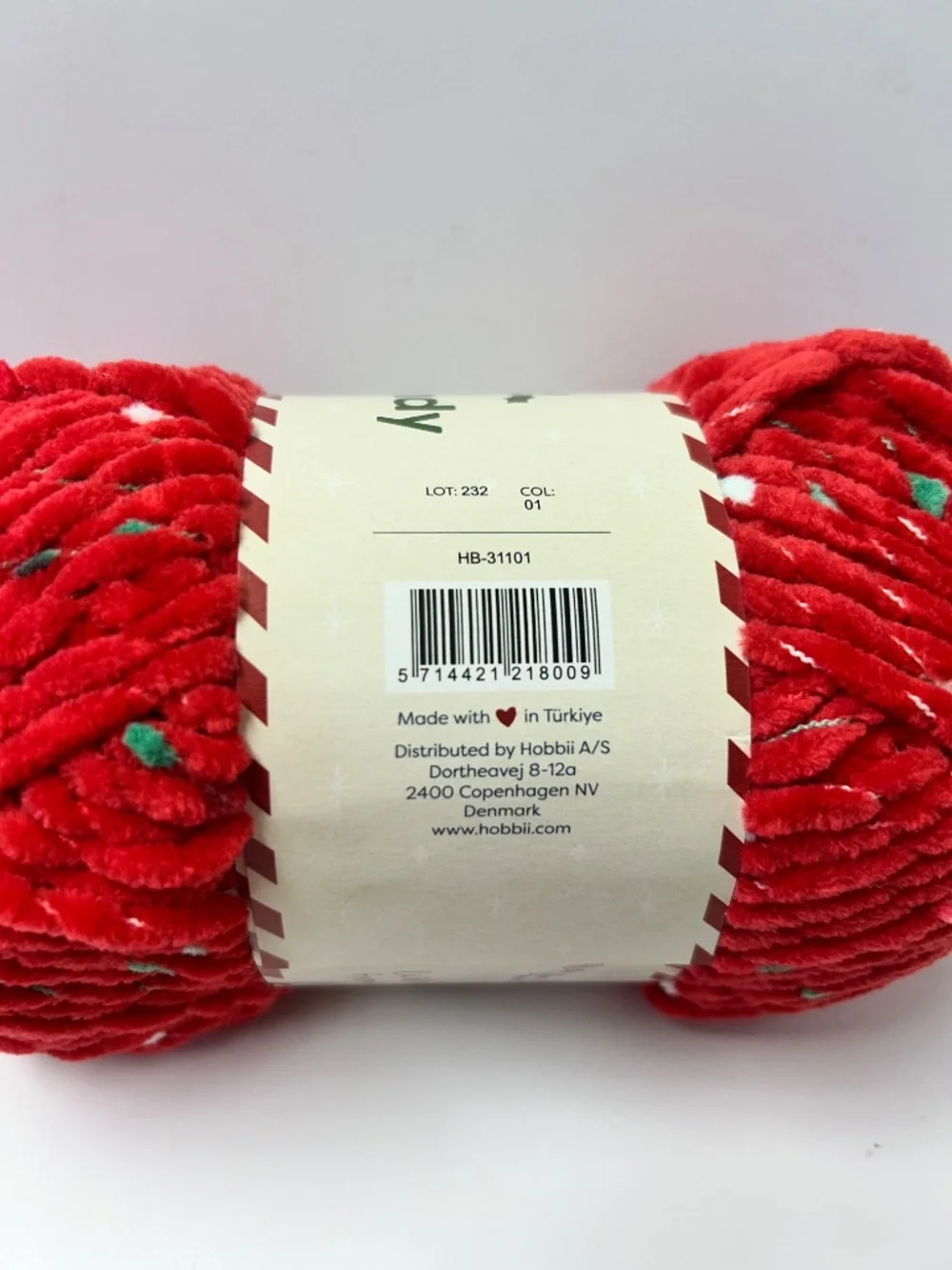 New Hobbii Christmas Honey Bunny Candy 5 Skein Yarn Lot Red White Green Chenille